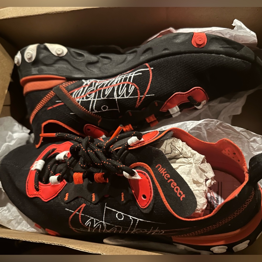 Nike React Element 55 - Script Swoosh Size.9